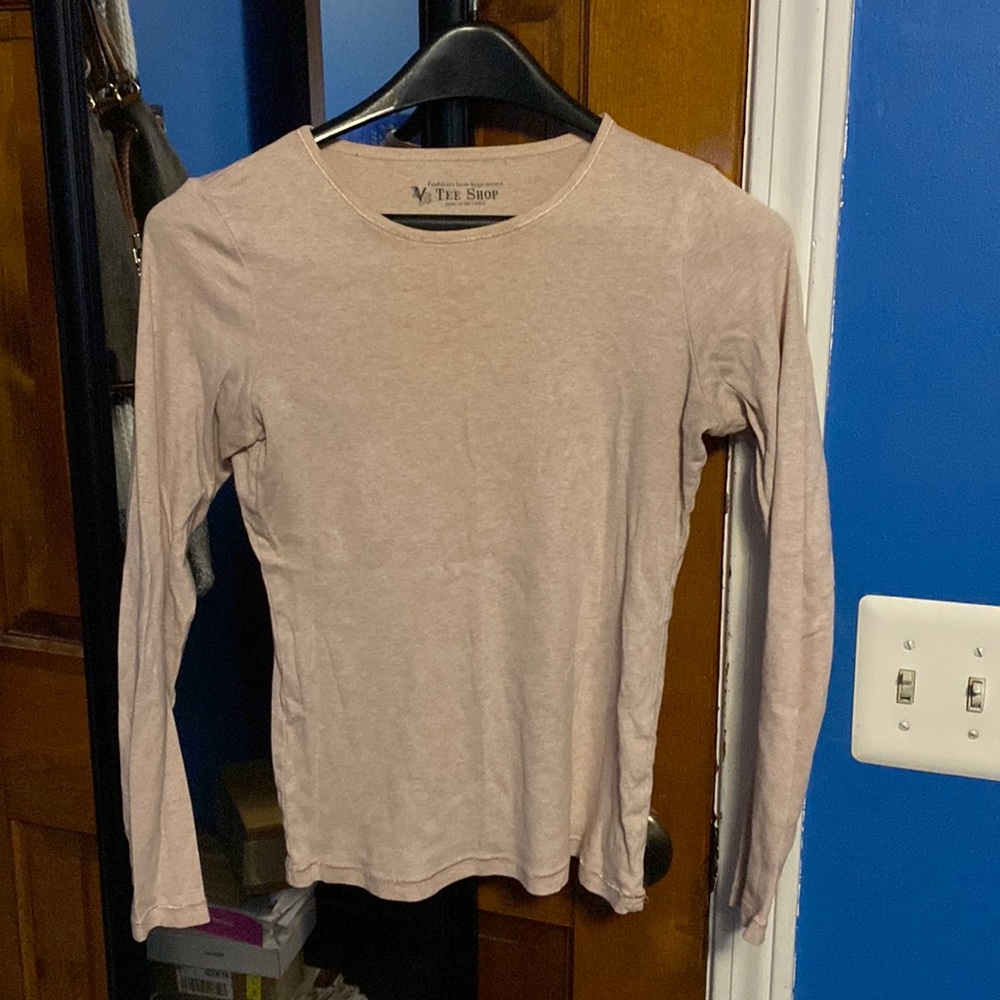 Women’s Medium Victorias Secret pink long sleeve tee shirt